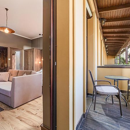 Komlo Hotel גיולה מראה חיצוני תמונה