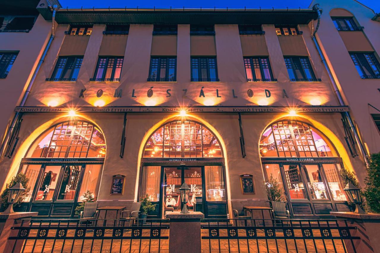 Komlo Hotel גיולה מראה חיצוני תמונה