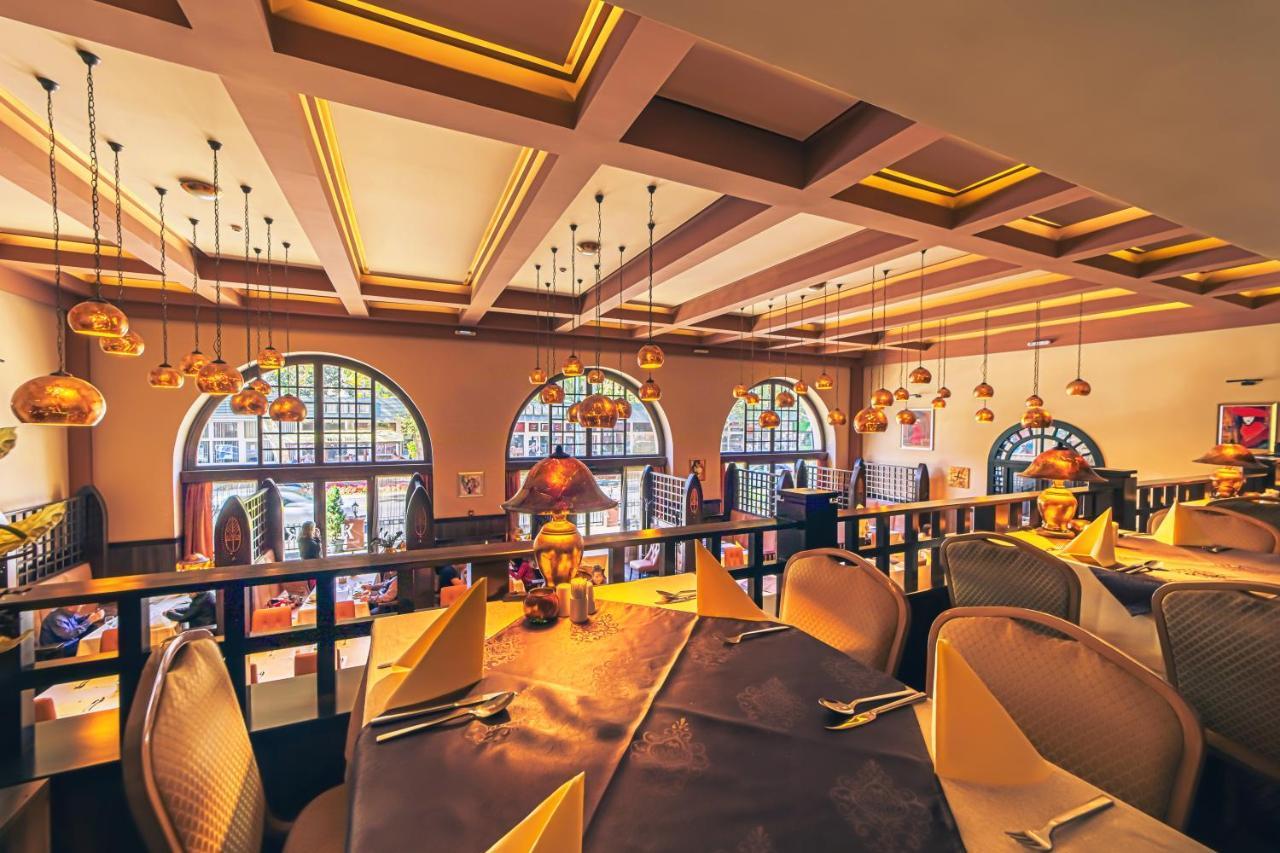 Komlo Hotel גיולה מראה חיצוני תמונה